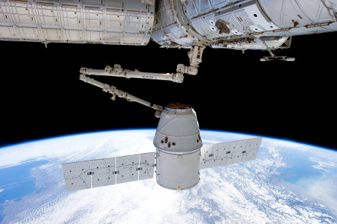 Satélite orbitando Satélite orbitando