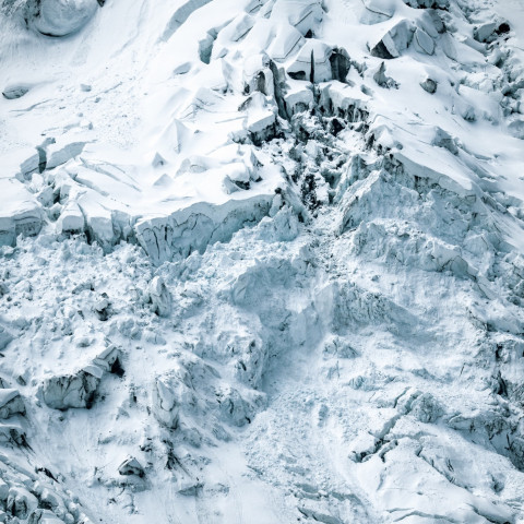 Todo sobre los aludes de nieve en montaña (Photo by Will Turner on Unsplash.com)
