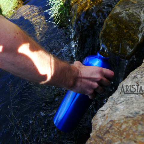 Bidón de agua en actividades de montaña