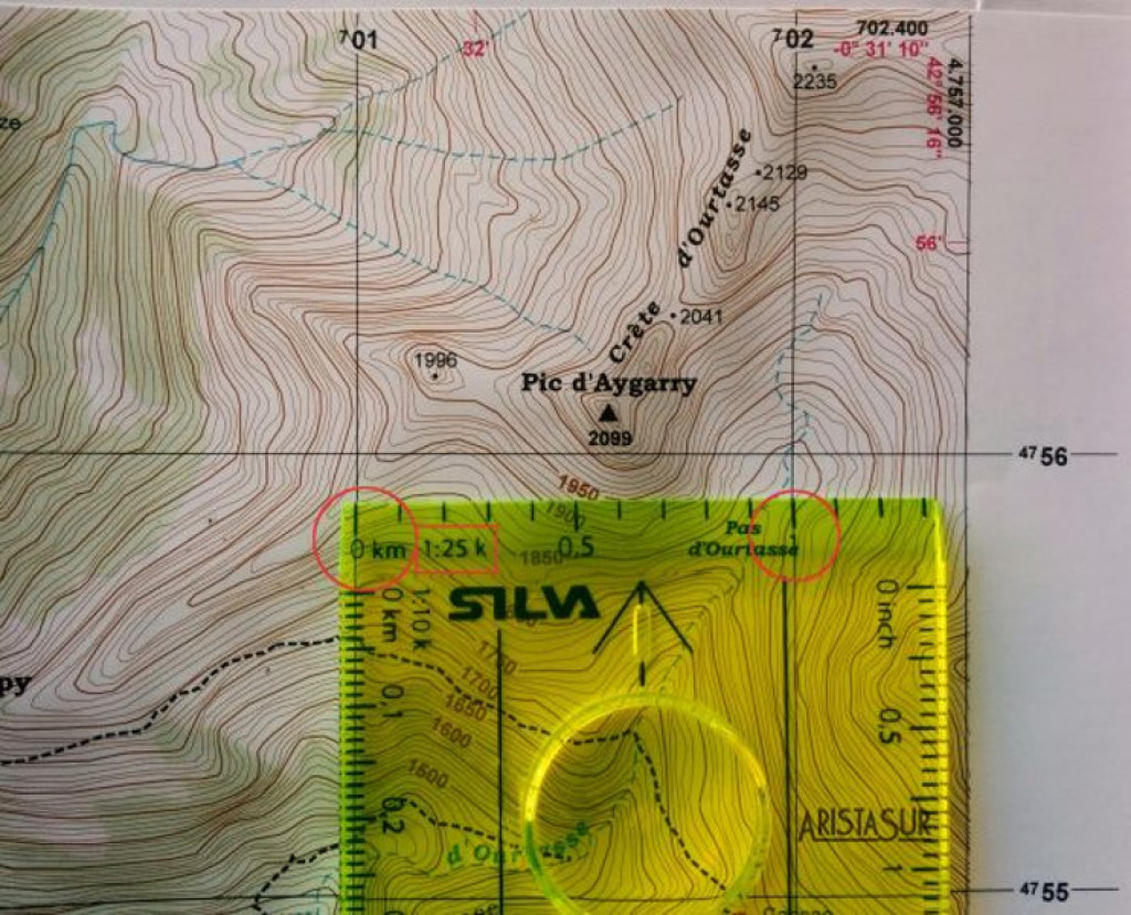 Medir coordenadas geográficas en un mapa topográfico