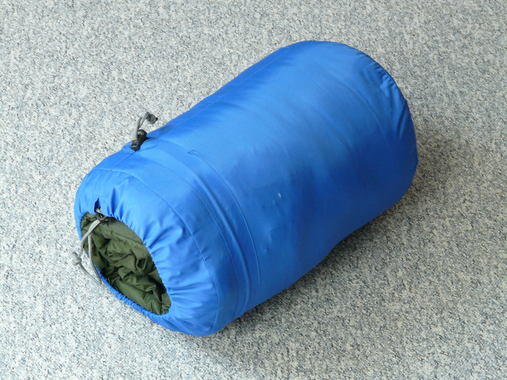 Saco de dormir en su bolsa de compresión Saco de dormir en su bolsa de compresión