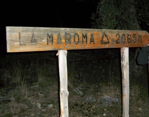 Cartel indicando la subida a la Maroma