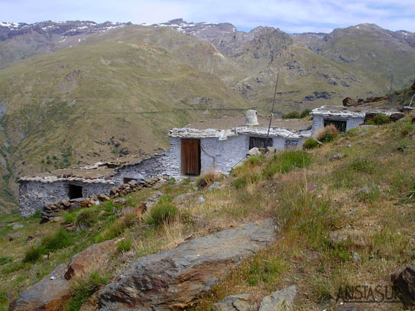 Cortijo del Hornillo en la Acequia Alta