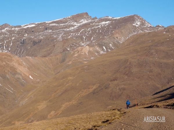 Vistas del Veleta mirando hacia atrás en el Alto del Chorrillo