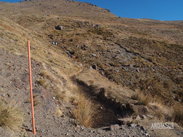 Acequita Alta y balizas hasta el refugio Poqueira