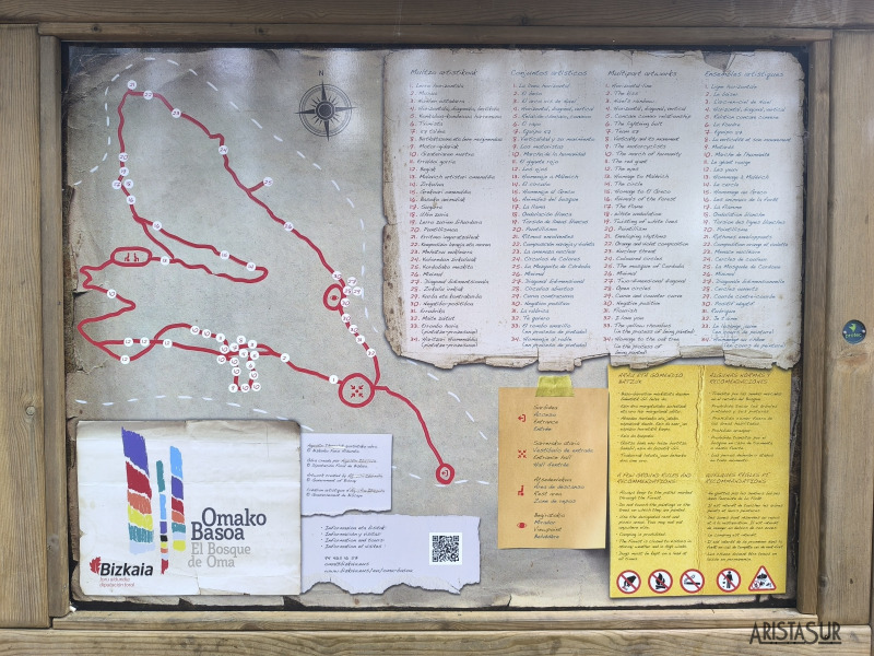 Panel de obras en el Bosque de Oma