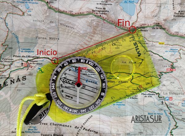 Cómo seguir el rumbo con cartográfica y un mapa topográfico