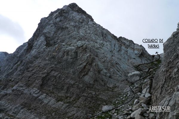 Sendero de subida hasta el collado de Taxeras