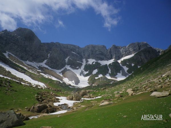 Valle de los Sarrios (vista hacia atrás de la marcha)