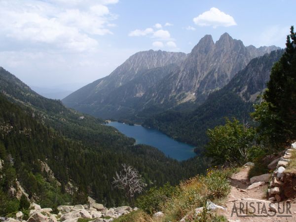 Estany de Sant Maurici y Els Encantats desde el mirador