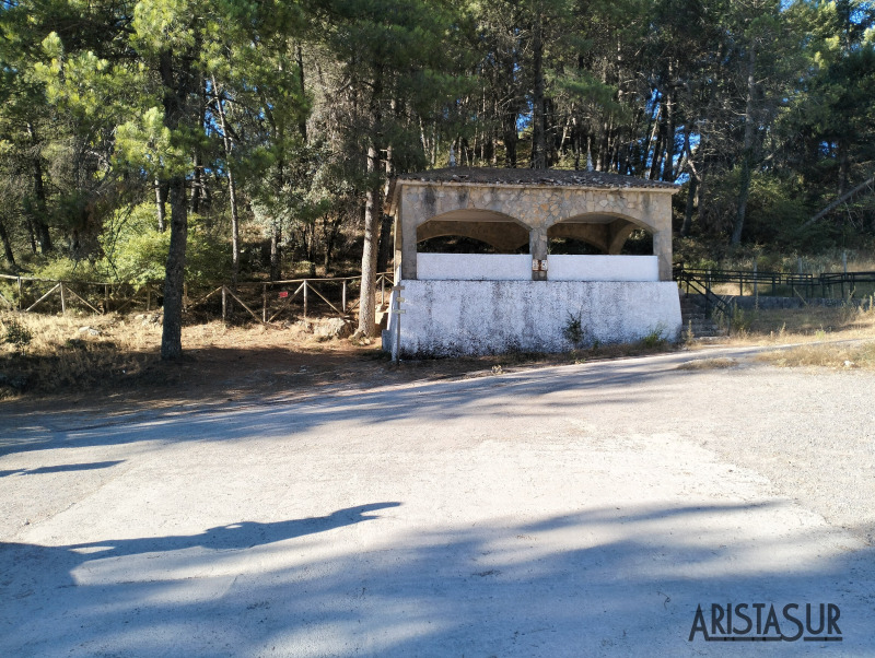 Aparcamiento en el Puerto del Boyar