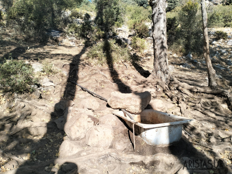 Bañeras tras cortijo Peralta