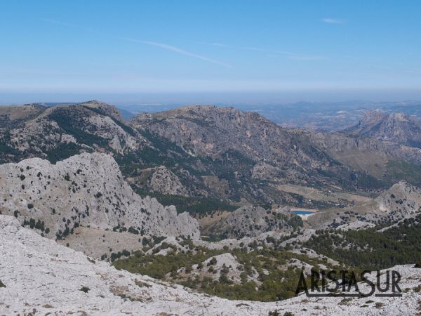 Vistas desde la cumbre de El Reloj en Grazalema