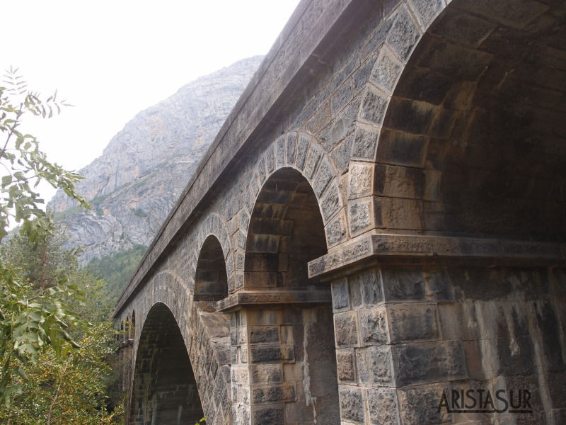 Puente de los Navarros
