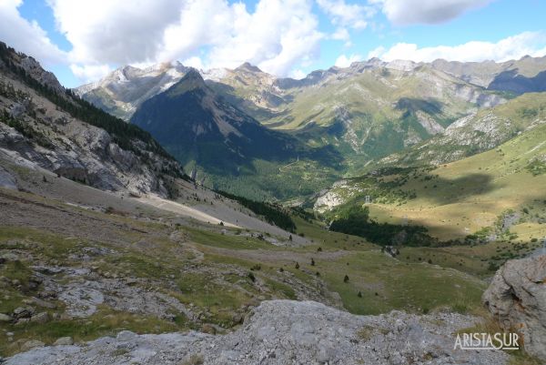 Vista de la subida desde la cabaña eléctricas. Más abajo el valle de Bujaruelo