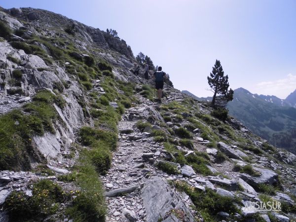 Sendero de subida por Peña Blanca