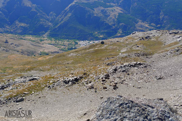 Bajada en zig zag hasta Trevélez desde el Mirador