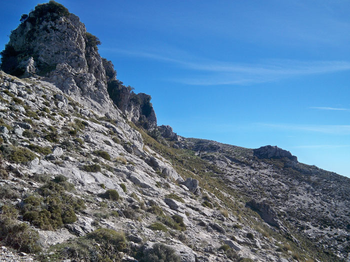 Camino final cerca de la cueva