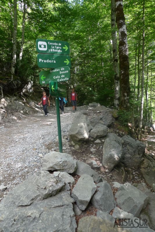 Cruce de senderos alternativos hacia la Pradera de Ordesa